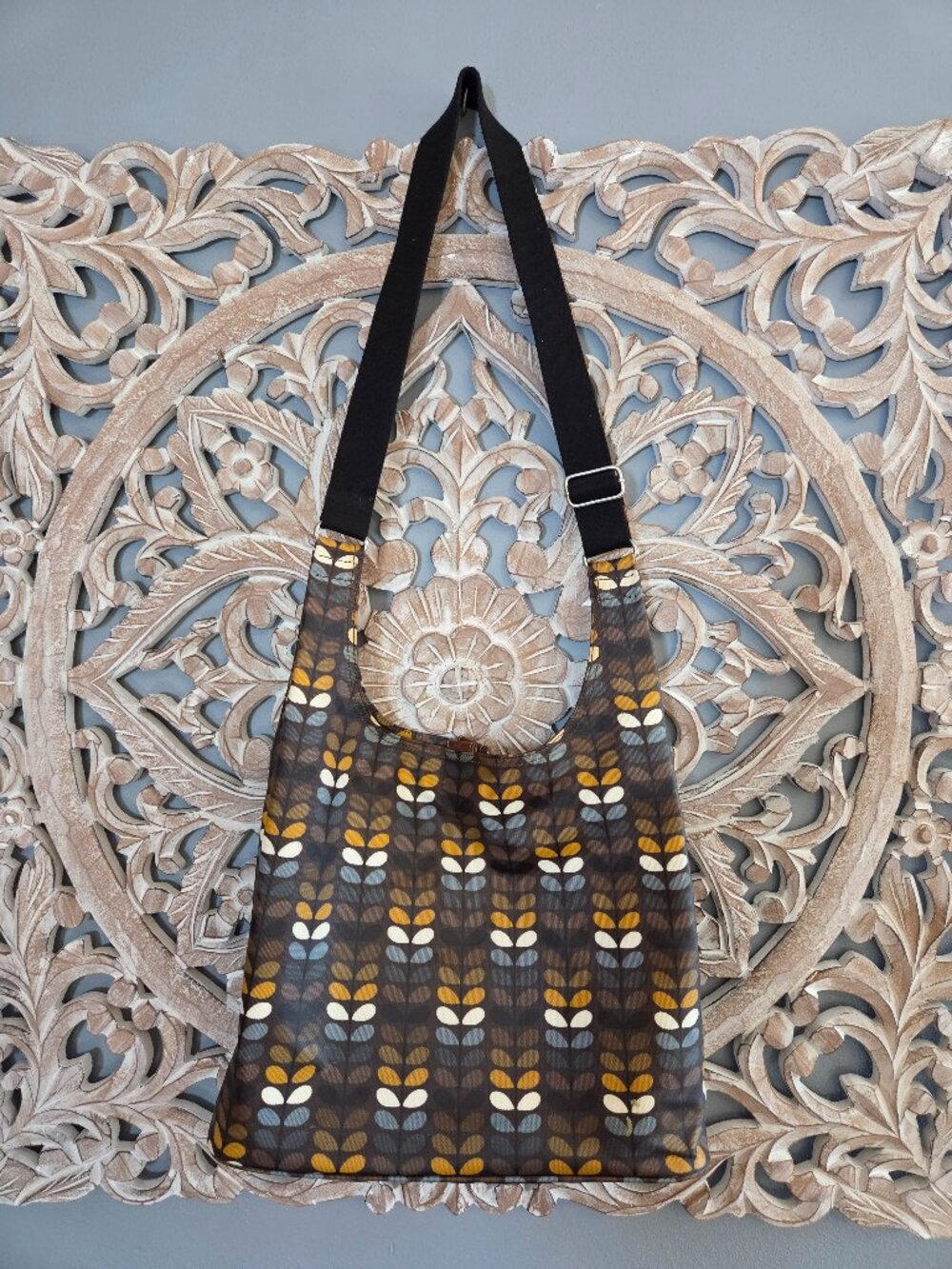 vintage Orla Kiely Large Multi-Stem Midi Sling Bag Purse Brown
